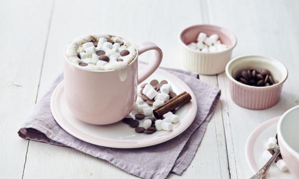 Chocolademelk met marshmallows